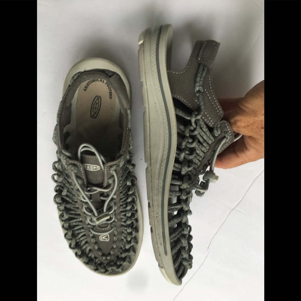 Keen sandals anatomical footbed sz 8